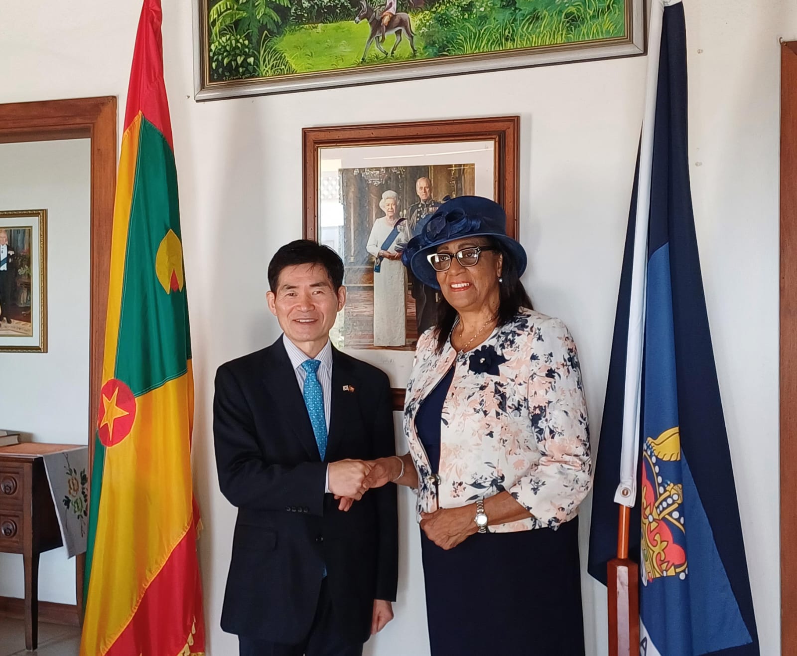 Ambassador Kwon presents credentials to Governor General of Grenada, Cécile La Granade