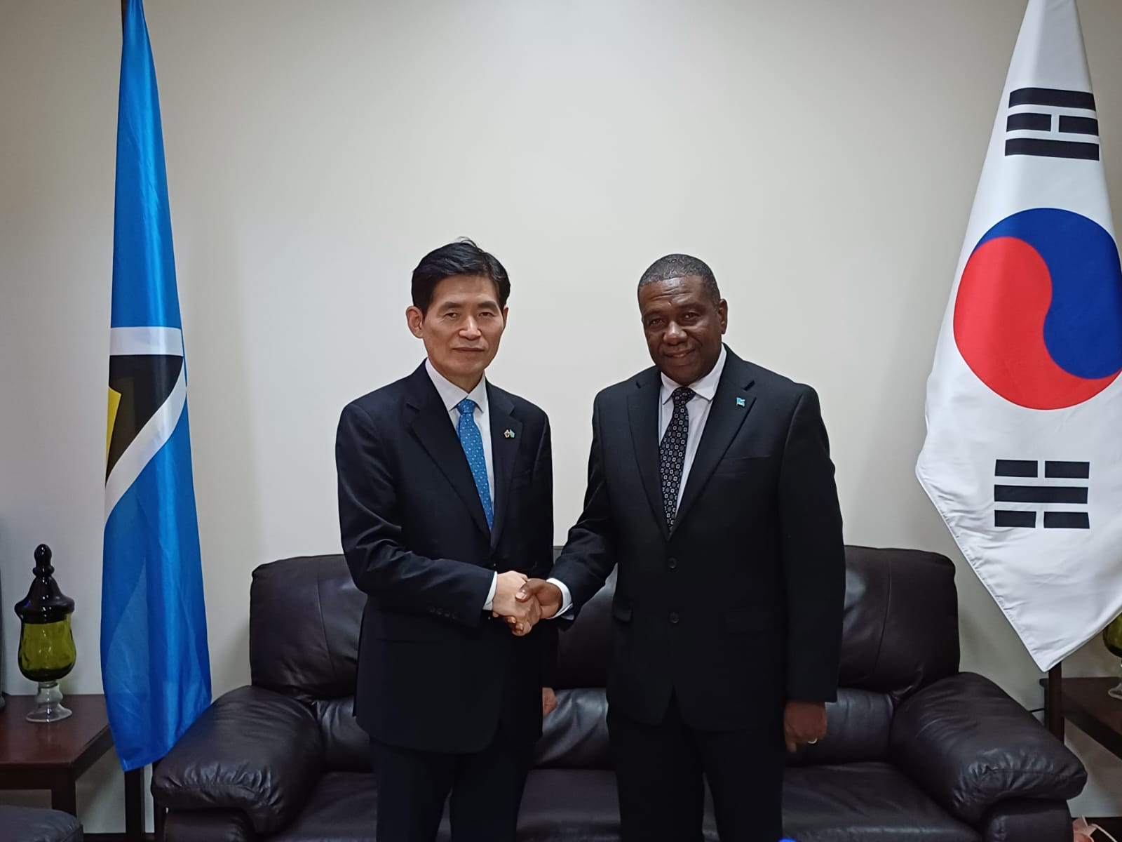 Ambassador Kwon meets with Saint Lucia's Minister of External Affairs, International Trade, Civil Aviation and Diaspora Affairs, Alva Baptiste